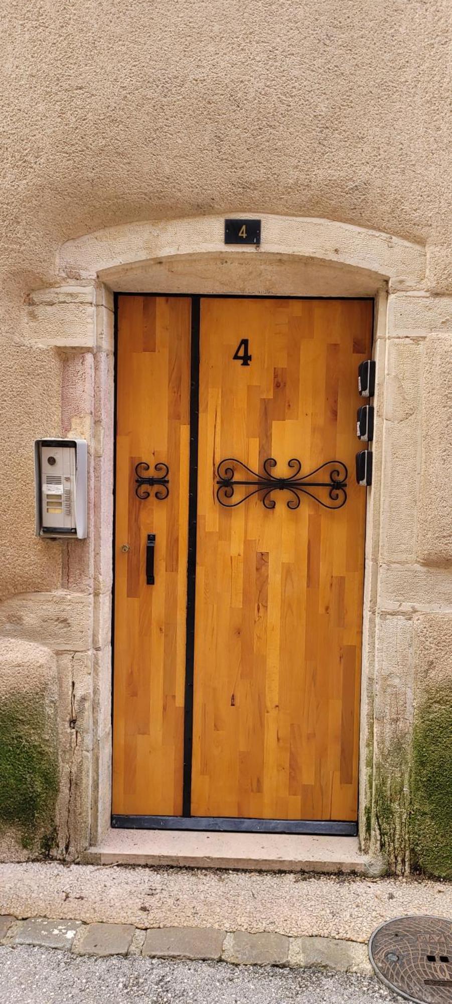 Des Histoires D'Anges - Cote Ville - 2 Meubles Classes - Accueil Velo Tournus Exterior photo